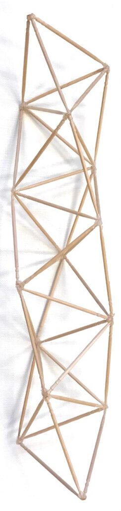 今週の算数・数学フォト 空へ昇っていくタワー 水戸芸術館 模型